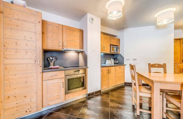 Wifi, 2ème étage, terrasse, parking, télévision, casier à ski, 59m², Tignes