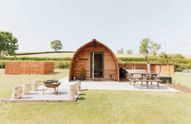 Wigwam Lodge With Optional Hot Tub