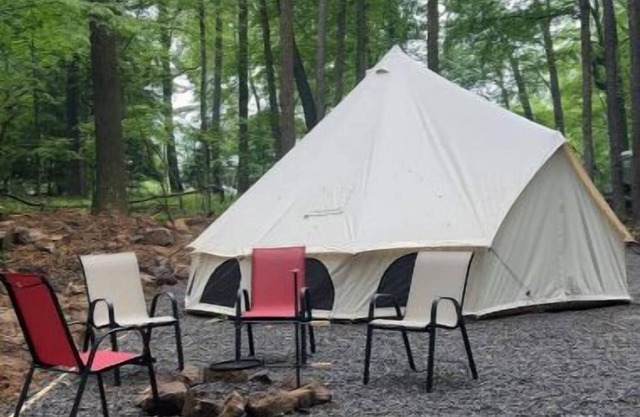 Wild Garden Glamping: Monarch