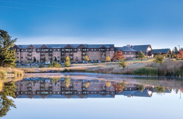 Wilderness Fun! 2BR Condo with Waterpark Passes!