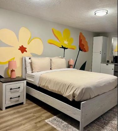 Wildflower Room At The Trailblazer Unit 11