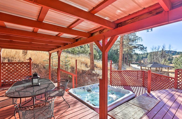 'Wildmanor Ranch' Near Red Rocks w/ Hot Tub!