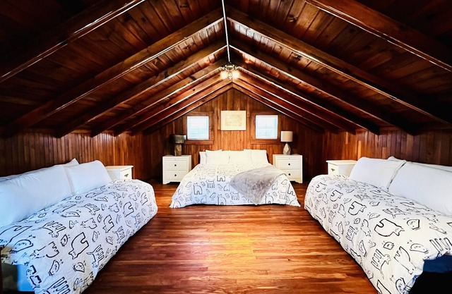Wilkes Forest Retreat, Family Cabin