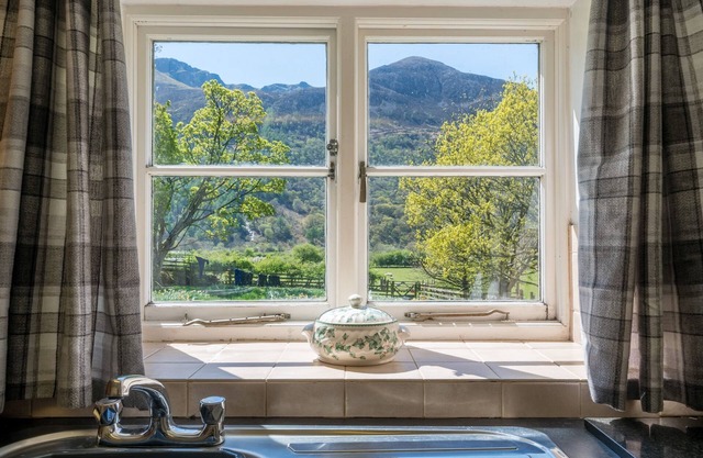 Wilkinsyke Farm Cottage - Buttermere Village, with log-burner