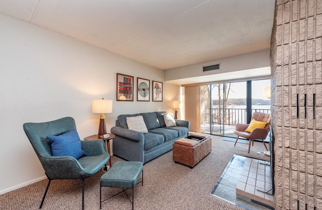 Will O' The Wisp 208B: Lakefront One Bedroom Condo with 2 Patios!