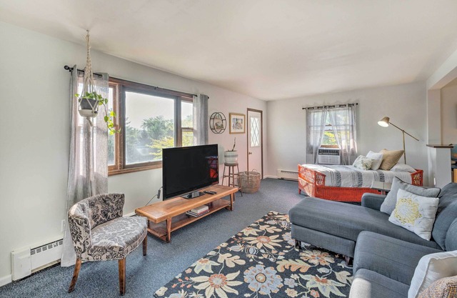 Williams Bay Getaway w/ Geneva Lake Views!