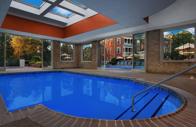 Williamsburg Marriott Manor Club 6/29-7/6 Close to Busch Gardens and attractions