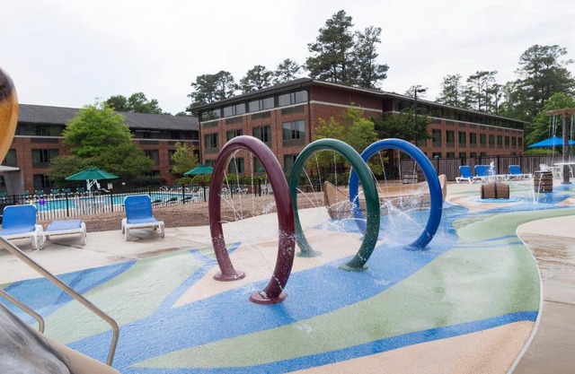Williamsburg Woodlands Hotel & Suites, an official Colonial Williamsburg Hotel