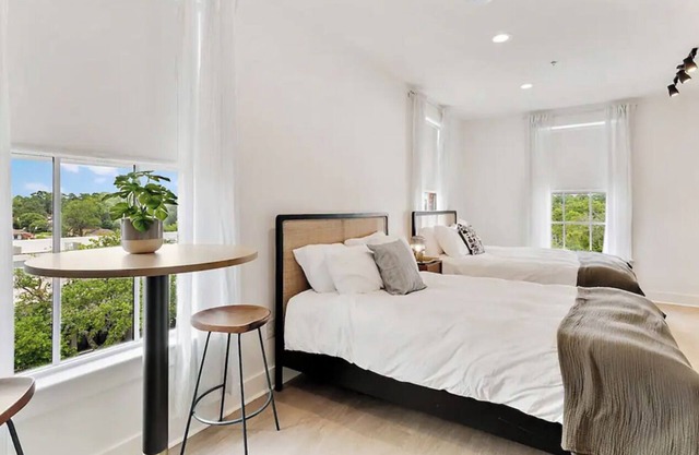 Willie Morris Loft At Belhaven Town Center Room 300
