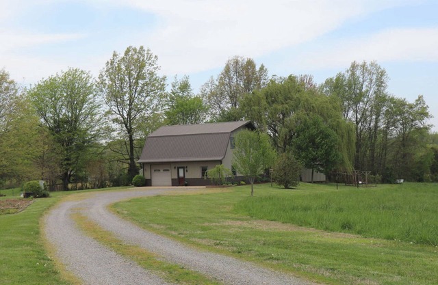 Willow Acres- 2BD/2BA w/BBQ and outdoor patio