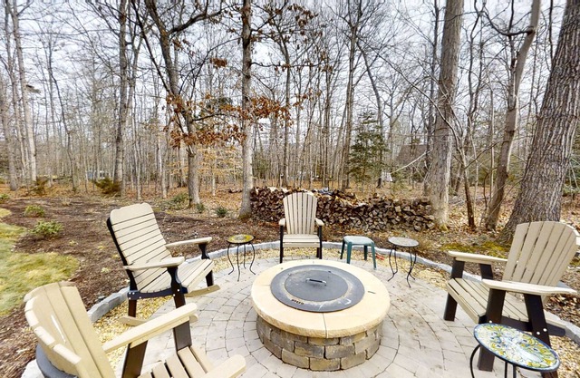WillowWinds II- Water Access, Cozy, Outdoor Firepit, Community Amenities, Boat Slip