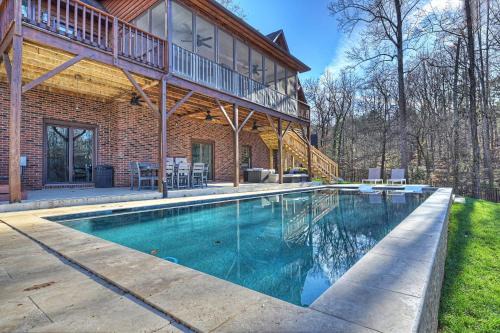 Winding Down by AvantStay Sleeps 20 Dock View