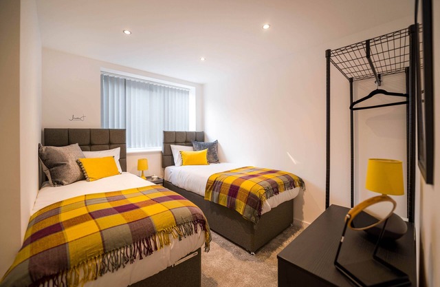 Windmill House Apt 3 - Stylish Living - Beach Walks - Centrally located
