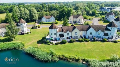 Windrush Lake 80 & 81, Waterlow Lodge P