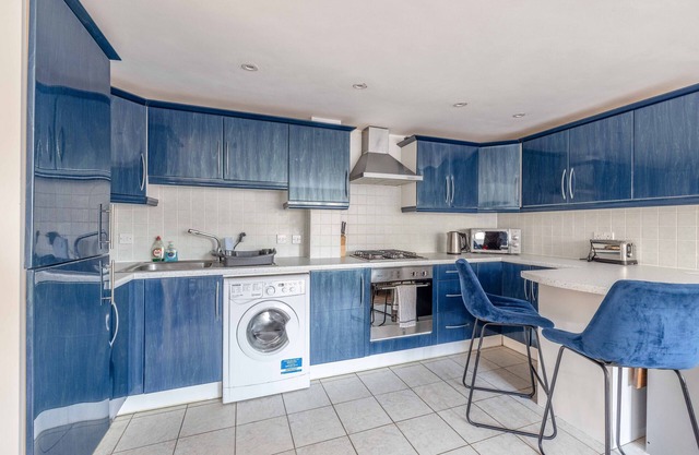Windsor Town Centre Sleeps 6