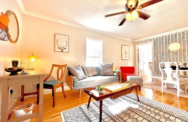 Wine and Wedding Mountain Getaway at Arborview - 5 minutes from Downtown