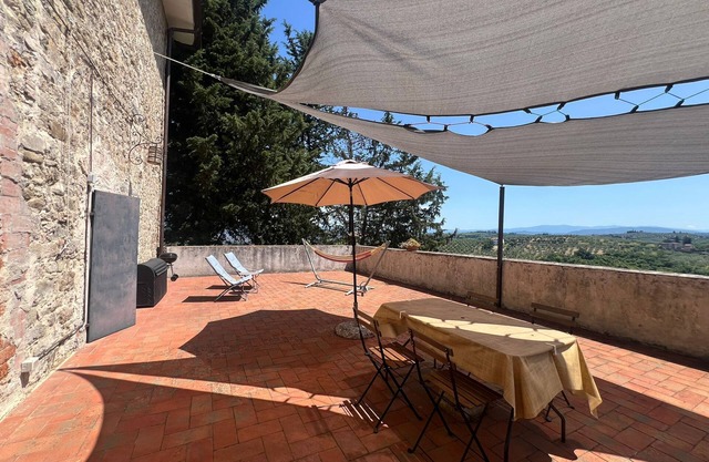 Wine Apartments Florence Lawrence
