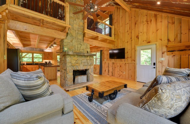 Wine Country Cottage w/ Fire Pit in Olin!