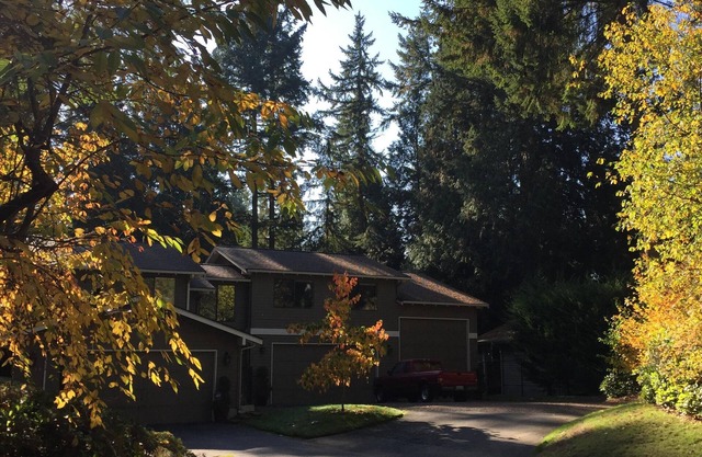 Wine Country Hollywood Hill Home sur Private Drive à Woodinville