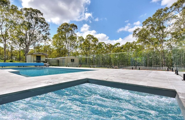 Wine, Dine and Relax - Central to Vineyards and Wedding Venues
