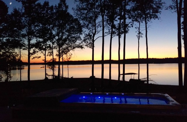 Wine Down: votre escapade au bord du sud sur le côté privé du lac Anna