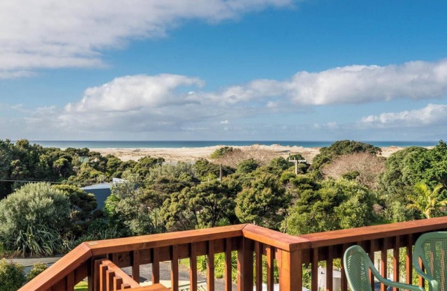 Wine Downtime - Mangawhai Holiday Home