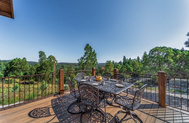 Wine Top | Luxury Cabin, Private Hot Tub!