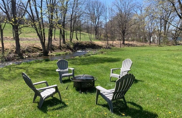 Wineries, Hiking, skiing and fishing minutes from house