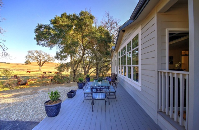 Nouvelle maison de 2 chambres et 2 salles de bain sur Winery Row 46W. Au cœur de Willow Creek AVA.
