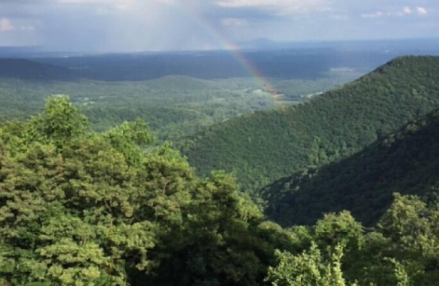 "Retraite de Winnie." Fantastique vue sur la montagne