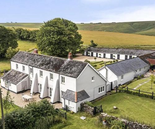 Winstitchen Cottage situated near the River Barle