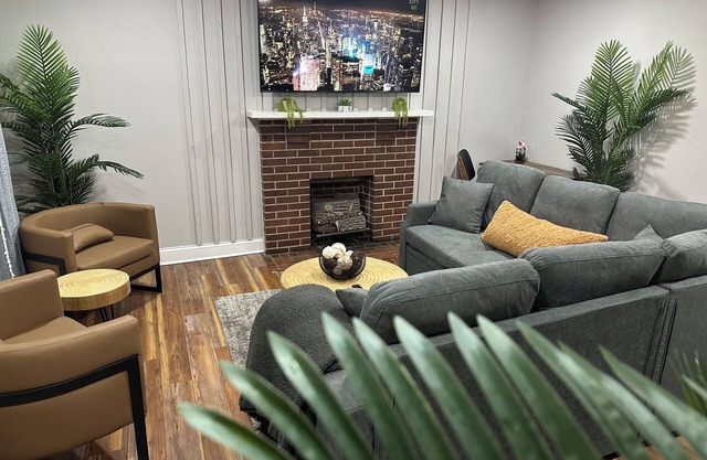 Winston Salem 3Bd 2Ba GAME ROOM mins to Downtown
