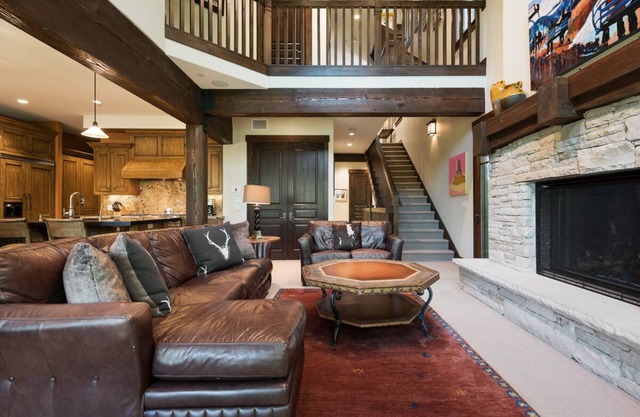 Invitant cottage dans une communauté au bord des pistes avec concierge sur place et navette d’hiver