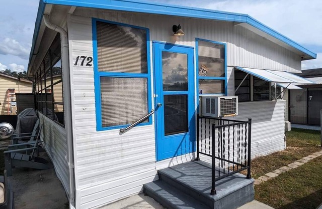 Winter in Lakeland, FL 1 bedroom in beautiful Sanlan RV Park