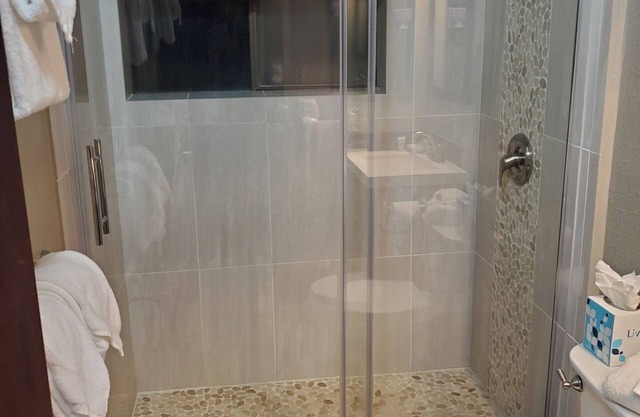 Winter is here! Charming 2-bedroom condo in wonderful Stateline with WiFi, AC