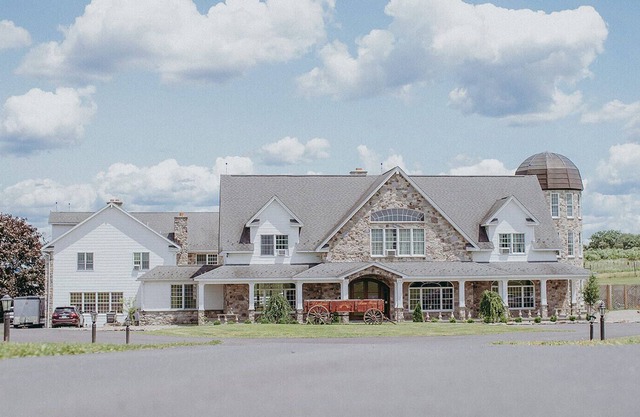 Pocono/Delaware Water Gap Estate 200 Acres, 20k Sqft, Pool, Jacuzzi, Chelsea Sun