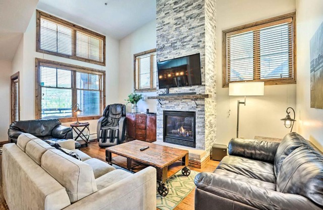 Winter Park Condo with Mountain Views and Hot Tub