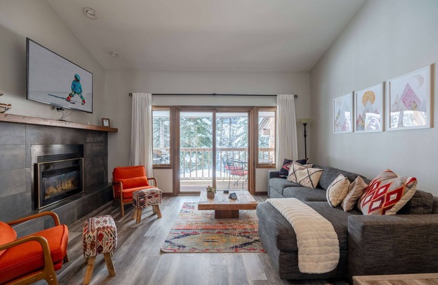 Winterwood 3 de SLBCo | GORGEOUS Mtn Modern Townhome | Tous les nouveaux! | Accès à la forêt et aux sentiers