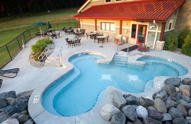 Wisconsin Dells 6 people 2BR 2 Bath Log Cabin Christmas Mountain