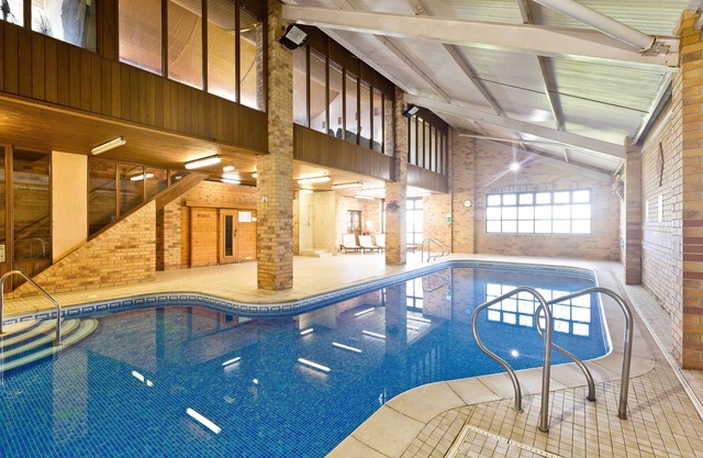 Wisels Cottage With Shared Swimming Pool & Games Room