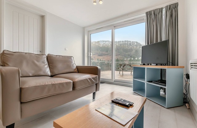 2 bedroom accommodation in Millendreath, Looe