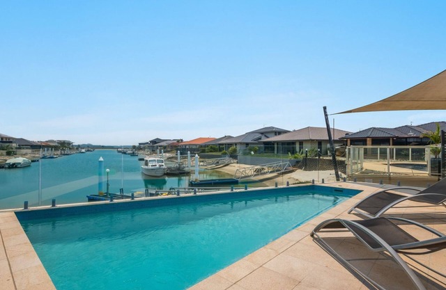 WITONGA WATERS - GRANDE MAISON EN BORD D'EAU