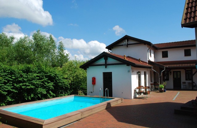 Appartement à Dargun, Mecklembourg avec piscine