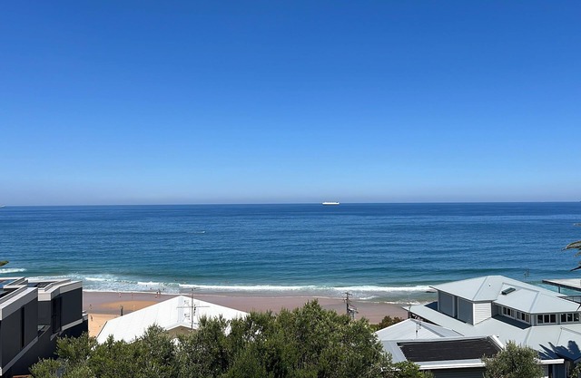 Wombarra Beach House with Ocean views Pet friendly Sleeps 8