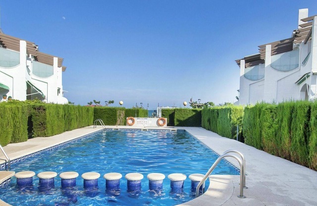 Joli appartement pour 6 personnes avec piscine, TV et parking
