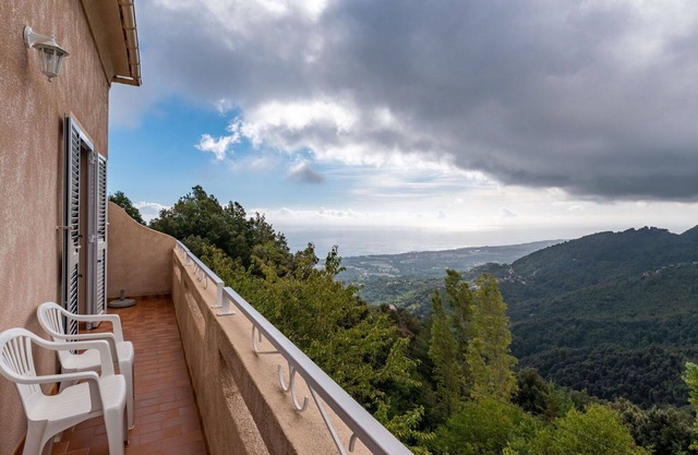 Magnifique maison de vacances privée pour 6 personnes avec TV, patio, vue panoramique et parking