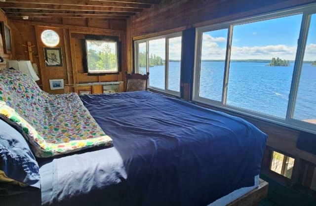Wonderful 2-bedroom cottage on Lake of the woods