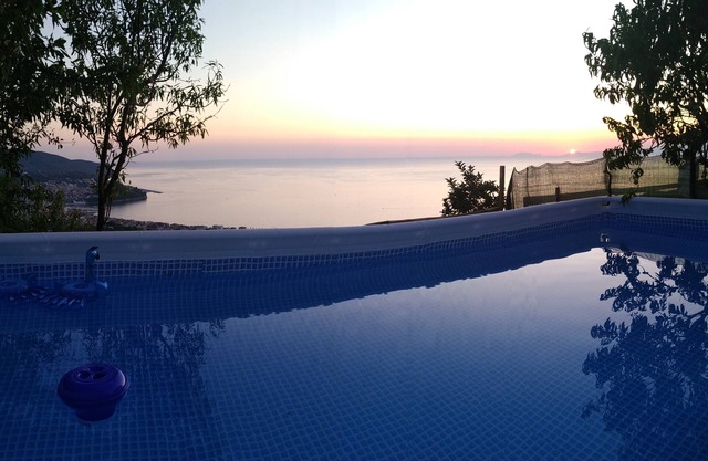 APPLICATION MERVEILLEUSE. AVEC PISCINE ET JARDIN AVEC CAPRI VIEW ET AMALFI COAST