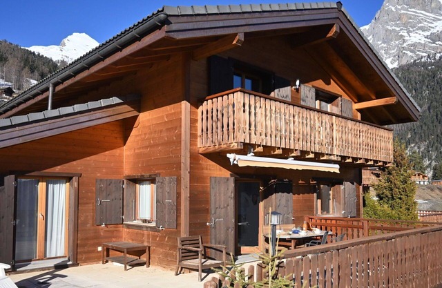 Belle maison de vacances privée pour 8 personnes avec WIFI, TV, terrasse, animaux admis et parking