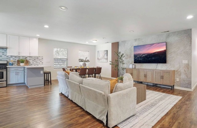 Wonderful Design Home - near Downtown LA/Universal Studio/ Crypto Arena